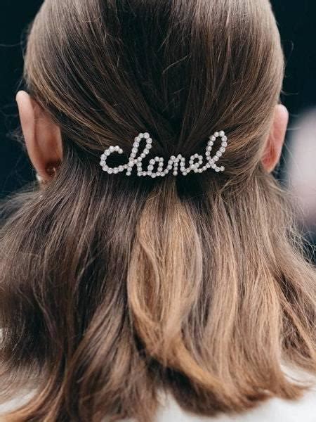 chanel pearl hair clip price|chanel claw clips.